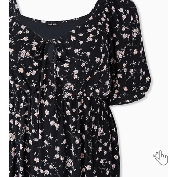 Torrid BLACK DITSY FLORAL CRINKLED GAUZE PUFF SLEEVE PEASANT DRESS 1x - Picture 7 of 9
